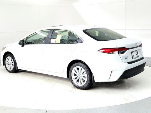 New 2026 Toyota Corolla XLE FWD image 4