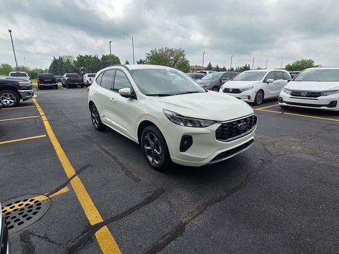 Used 2024 Ford Escape ST-Line Select AWD/4WD image 3