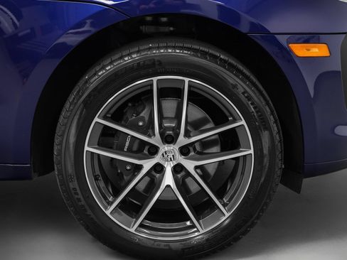 Certified 2026 Porsche Macan AWD/4WD image 15