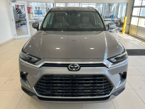 New 2026 Toyota Grand Highlander Platinum AWD/4WD image 3