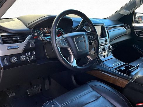 Used 2020 GMC Yukon XL Denali image 16