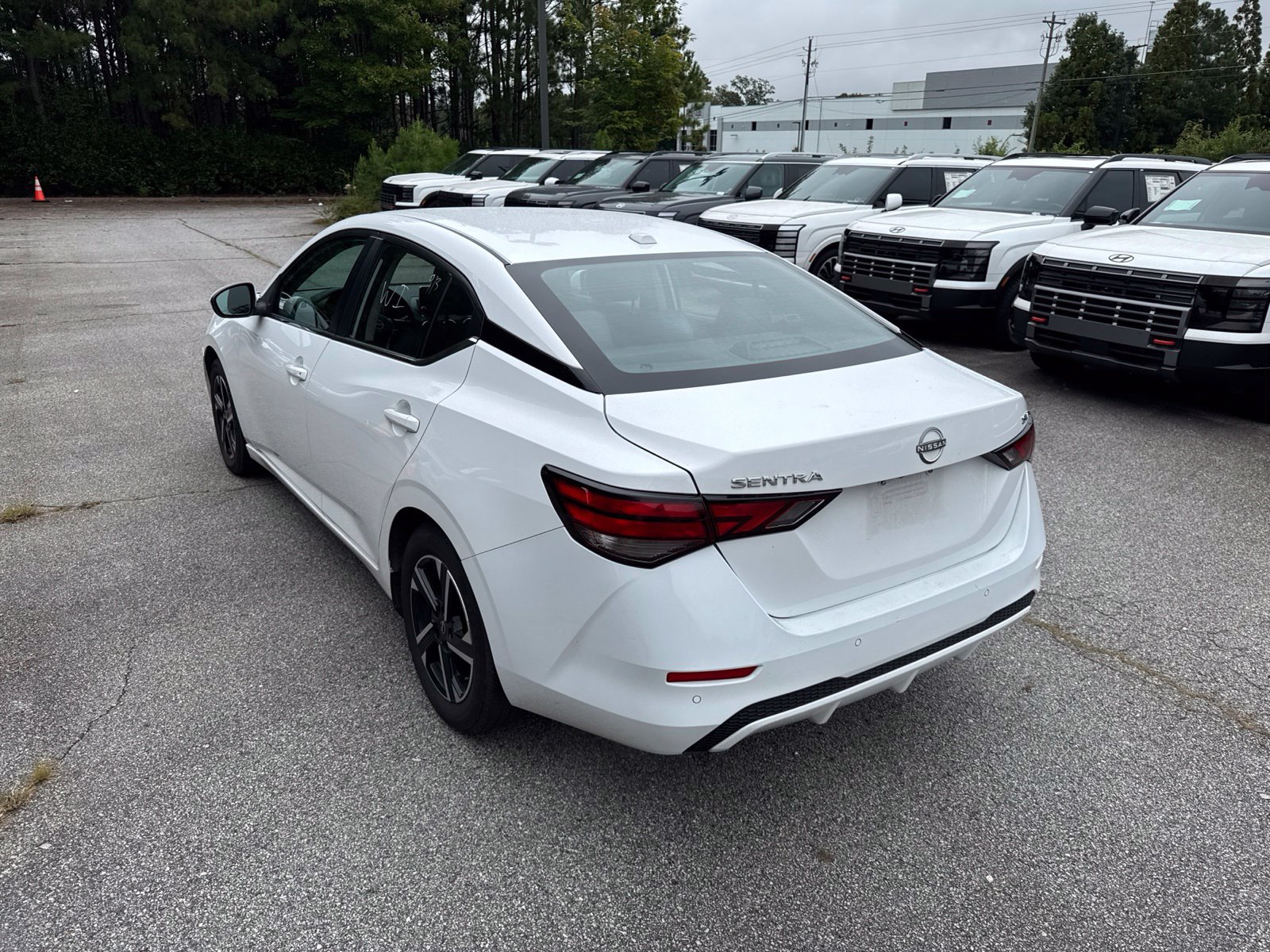 Used 2024 Nissan Sentra SV FWD image 3