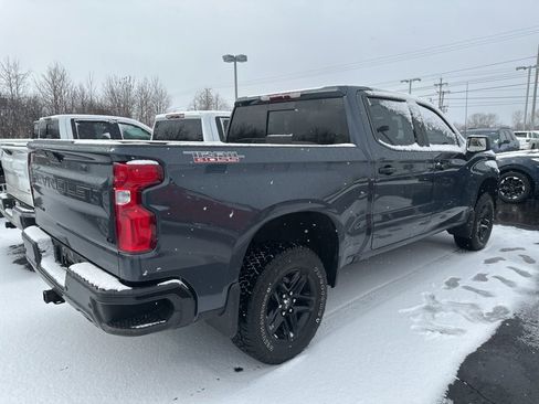 Used 2021 Chevrolet Silverado 1500 LT Trail Boss w/ Convenience Package II image 2