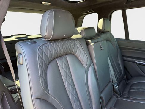 Used 2021 BMW X7 xDrive40i w/ M Sport Package image 28