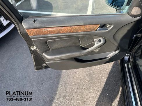 Used 2001 BMW 330i Sedan image 13