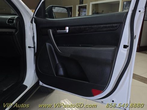 Used 2014 Kia Sorento LX FWD image 12