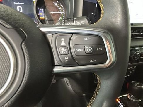 Used 2024 Jeep Wrangler Unlimited Sahara AWD/4WD image 15