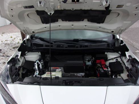 Used 2020 Nissan Leaf SV w/ SV Technology Package image 9