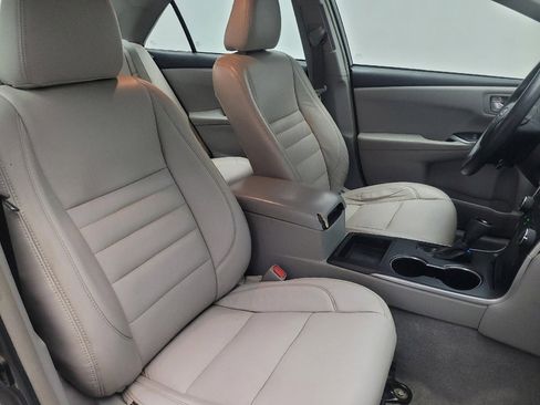 Used 2017 Toyota Camry LE image 21