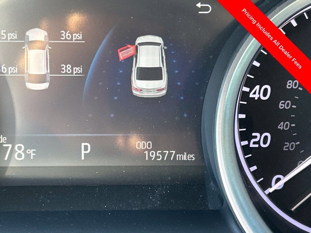 Used 2022 Toyota Camry XLE w/ Navigation Package FWD image 11