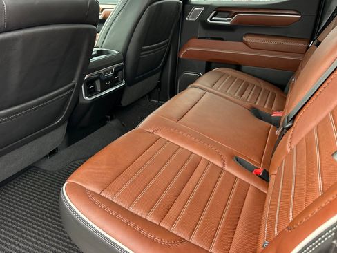 Used 2023 GMC Sierra 1500 Denali Ultimate image 12