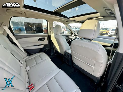 Used 2023 Nissan Rogue SL AWD/4WD image 26