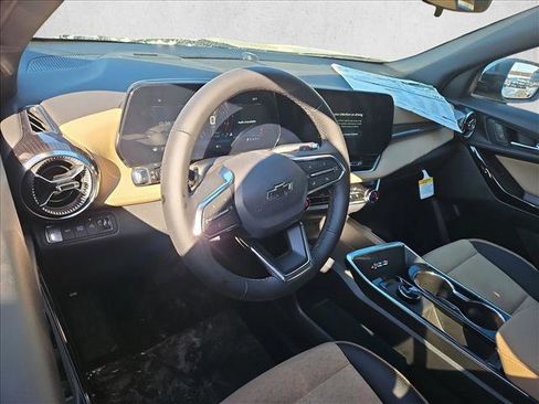 New 2026 Chevrolet Equinox ACTIV image 3