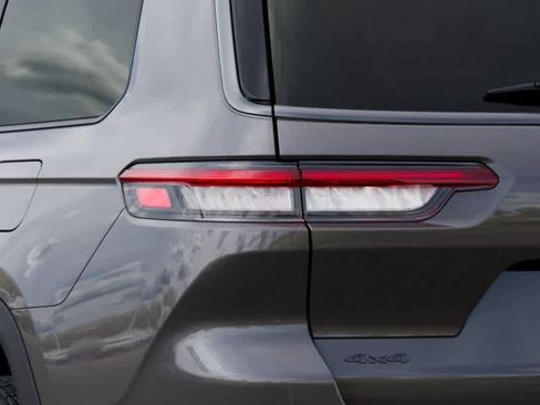 New 2026 Jeep Grand Cherokee L 4WD image 9