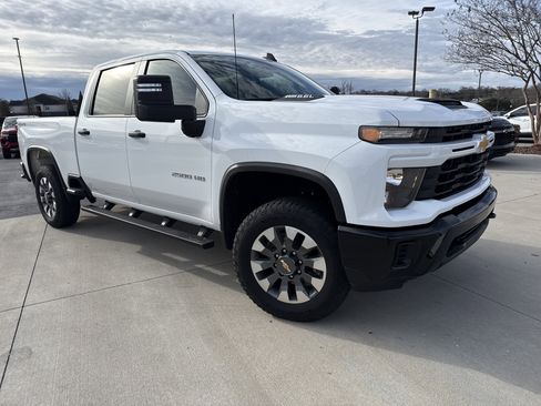 Certified 2024 Chevrolet Silverado 2500 Custom w/ Custom Value Package image 2