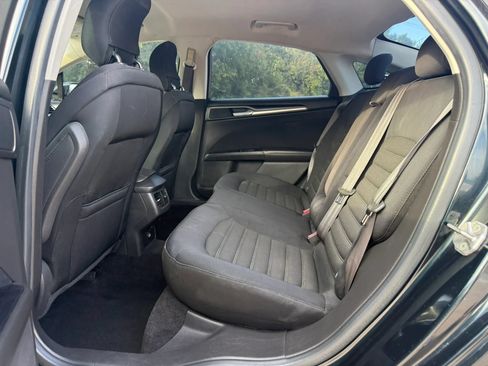 Used 2014 Ford Fusion SE FWD image 9