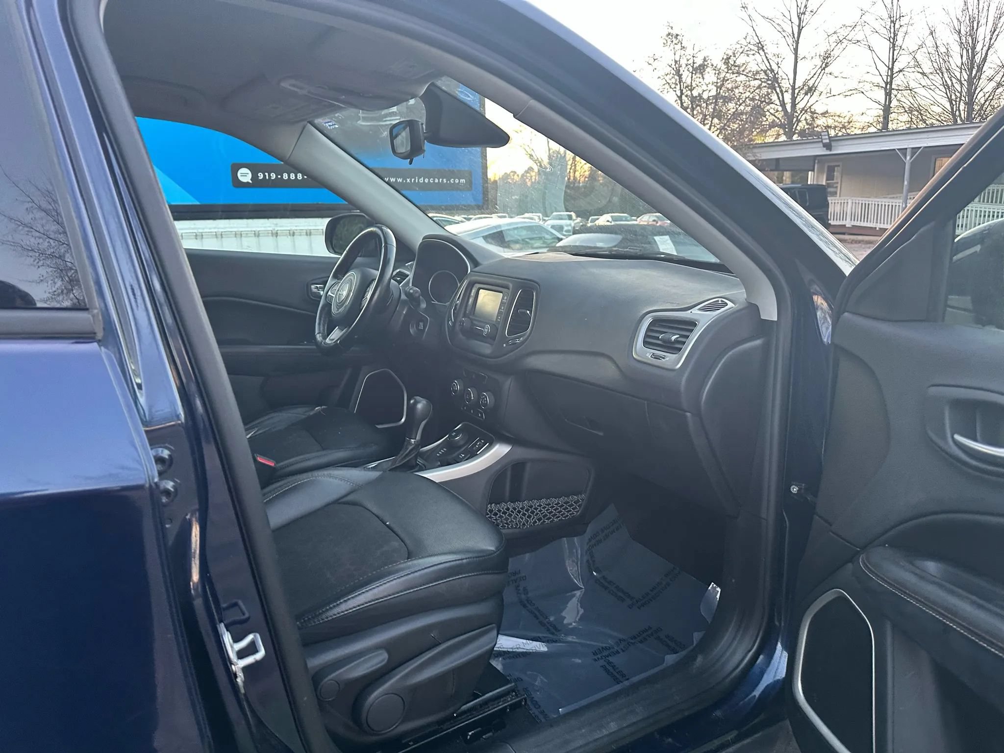 Used 2018 Jeep Compass Latitude w/ Cold Weather Group AWD/4WD image 17