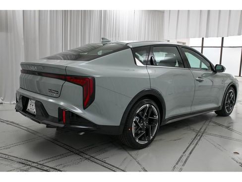 New 2025 Kia K4 GT-Line image 7