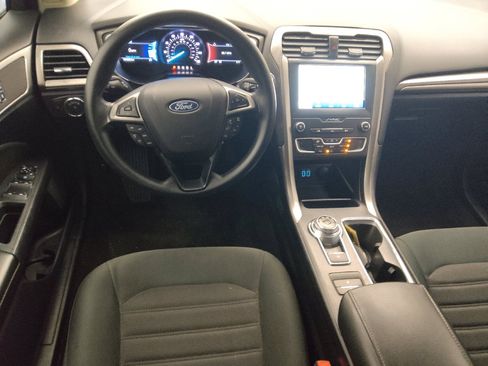 Used 2020 Ford Fusion SE FWD image 22