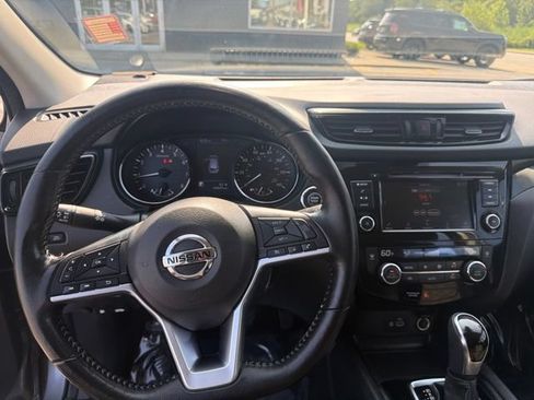 Used 2022 Nissan Rogue Sport SV AWD/4WD image 11