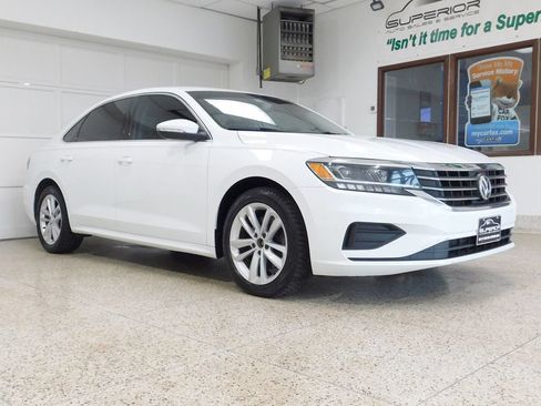 Used 2020 Volkswagen Passat 2.0T SE FWD image 3