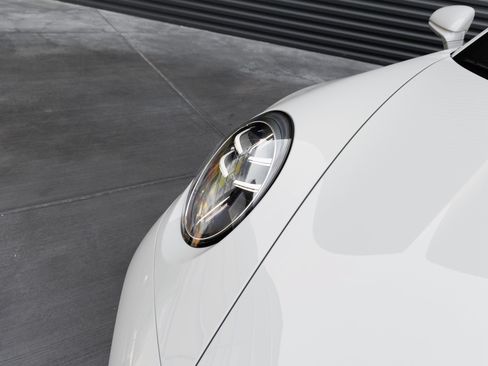 Certified 2025 Porsche 911 Carrera RWD image 39