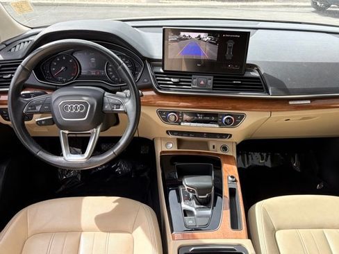Used 2022 Audi Q5 2.0T Premium w/ Convenience Package AWD/4WD image 21