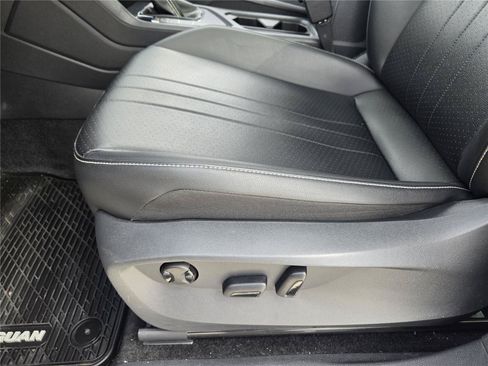 Used 2023 Volkswagen Tiguan SE R-Line FWD image 22
