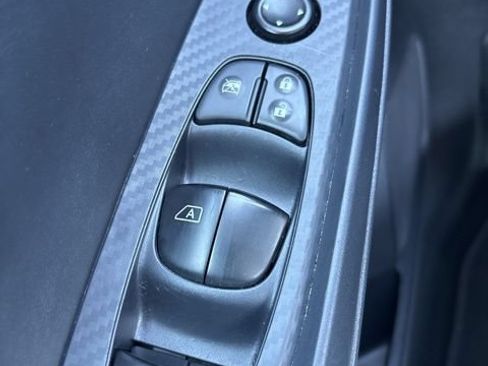 Used 2025 Nissan Sentra SV FWD image 19