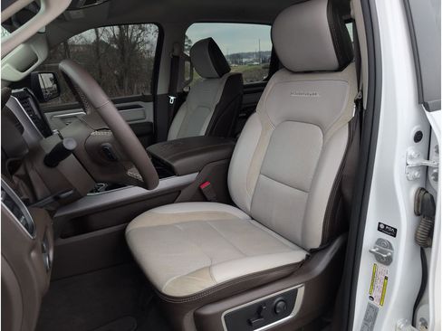 Used 2025 RAM 1500 Laramie w/ Off Road Group image 10