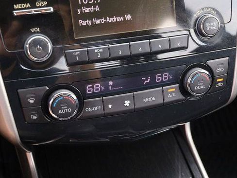 Used 2014 Nissan Altima 2.5 SV FWD image 17