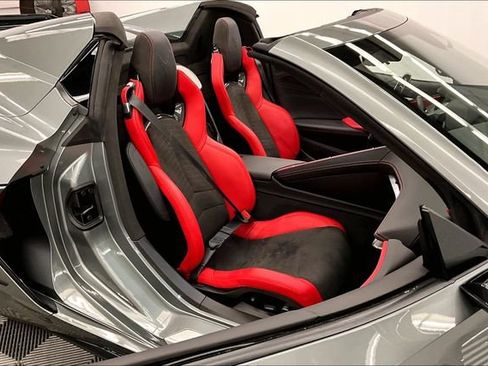 Used 2024 Chevrolet Corvette Z06 RWD image 8
