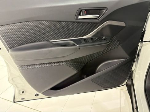 Used 2021 Toyota C-HR LE FWD image 10
