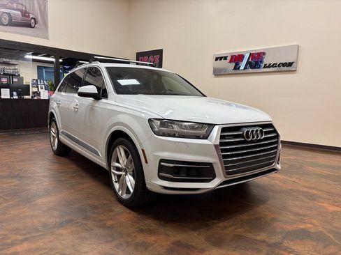 Used 2018 Audi Q7 3.0T Prestige AWD/4WD image 3