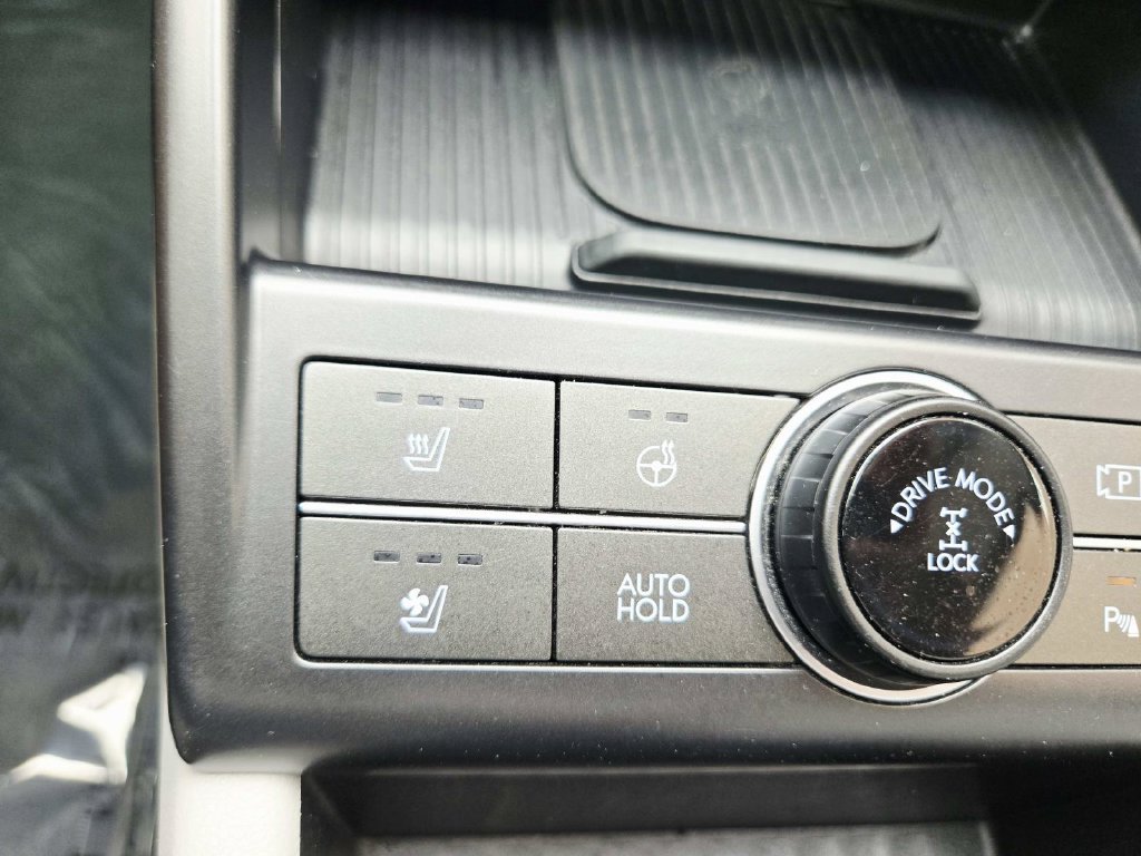 Used 2024 Hyundai Kona Limited AWD/4WD image 31