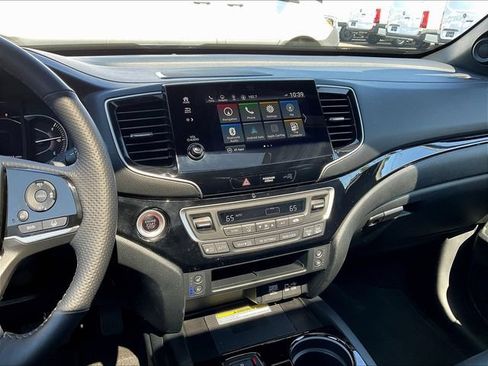 Used 2023 Honda Passport Elite image 11