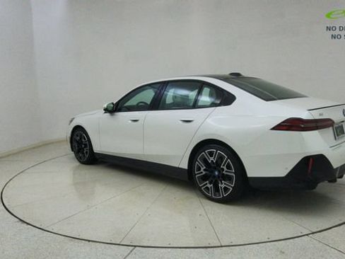 Used 2024 BMW i5 eDrive40i w/ Executive Package RWD image 71