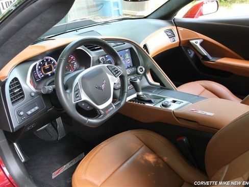 Used 2016 Chevrolet Corvette Z06 w/ 3LZ Preferred Equipment Group RWD image 33