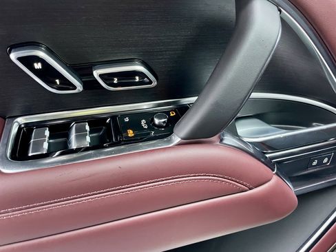 New 2026 Land Rover Range Rover Autobiography AWD/4WD image 11