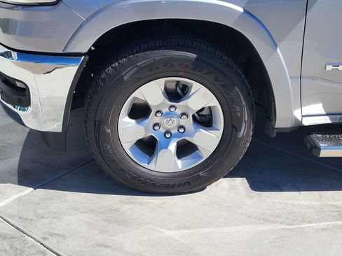 Used 2025 RAM 1500 Big Horn AWD/4WD image 8