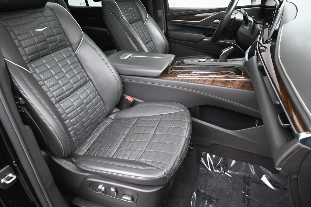 Used 2022 Cadillac Escalade Sport Platinum w/ LPO, ONYX Package AWD/4WD image 39
