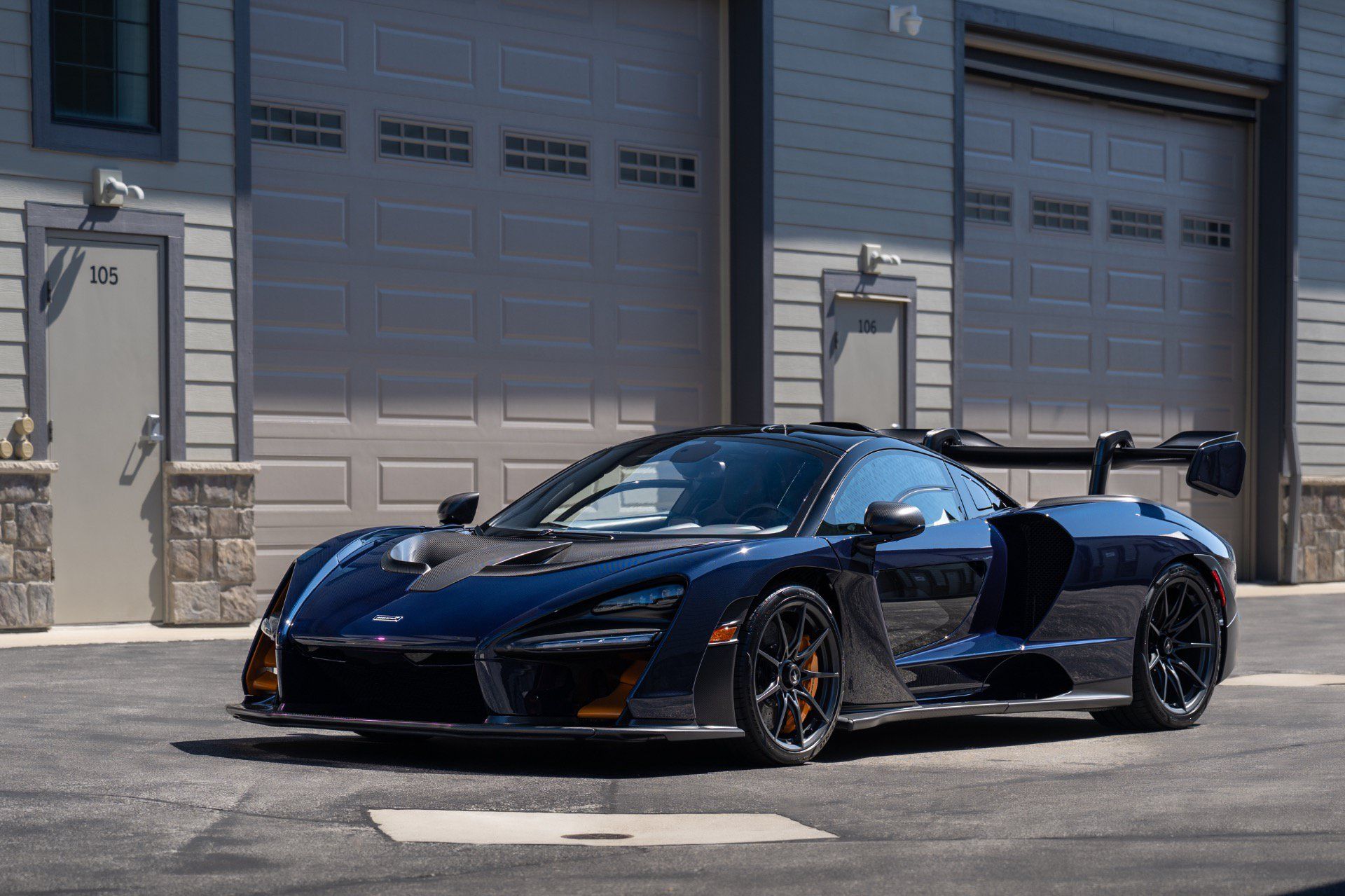 Used 2019 McLaren Senna RWD image 27