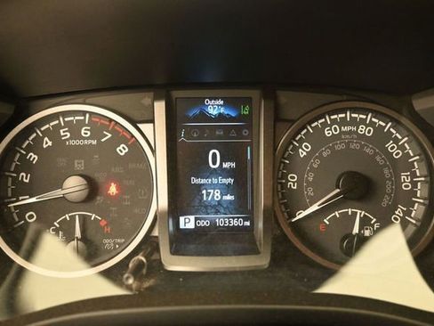 Used 2022 Toyota Tacoma TRD Sport w/ Technology Package AWD/4WD image 17