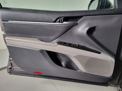 Used 2022 Toyota Camry LE image 29