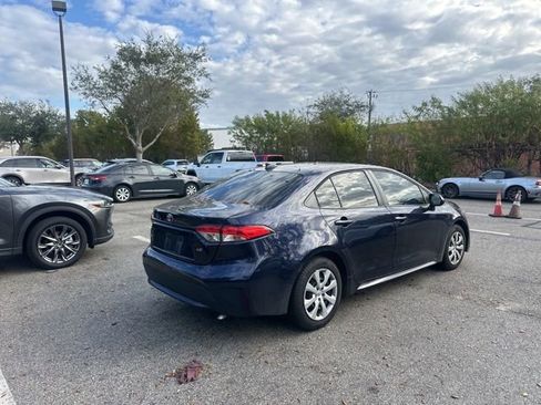 Used 2022 Toyota Corolla LE image 5