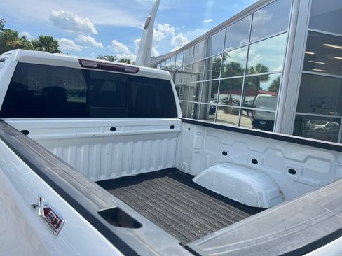 Used 2021 GMC Sierra 1500 SLE w/ X31 Off-Road Package AWD/4WD image 13