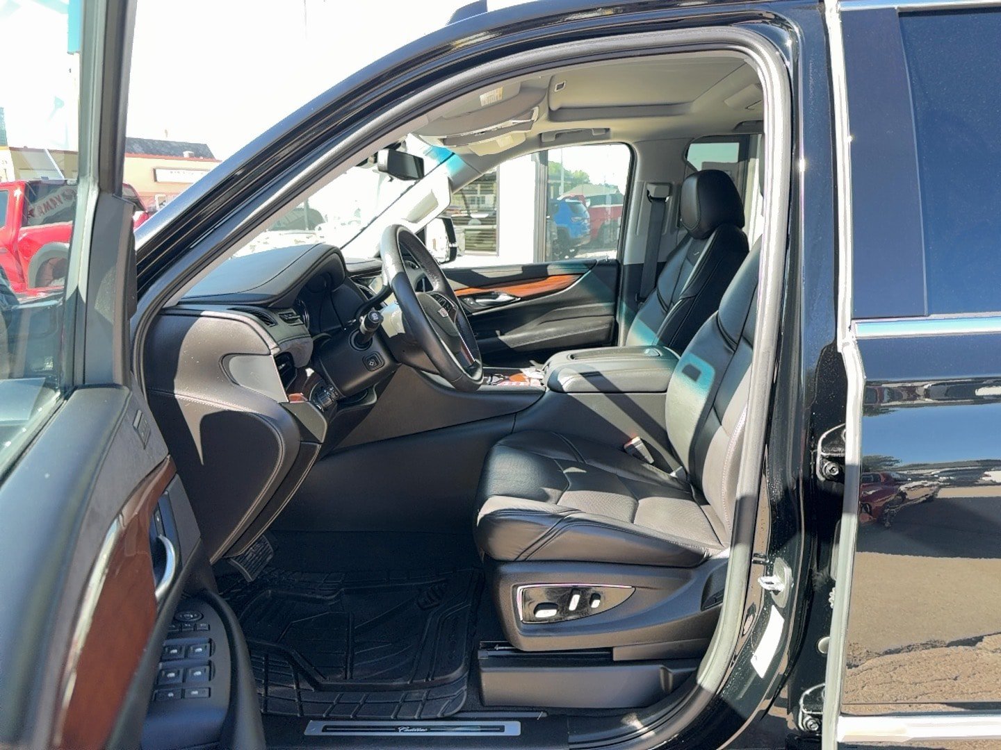 Used 2019 Cadillac Escalade Premium Luxury AWD/4WD image 10