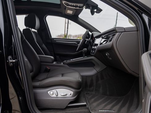 New 2026 Porsche Macan image 42