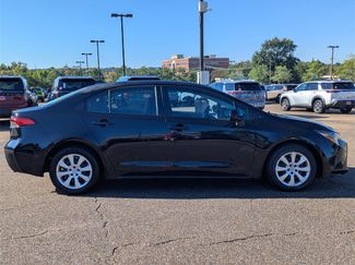 Used 2024 Toyota Corolla LE video 2