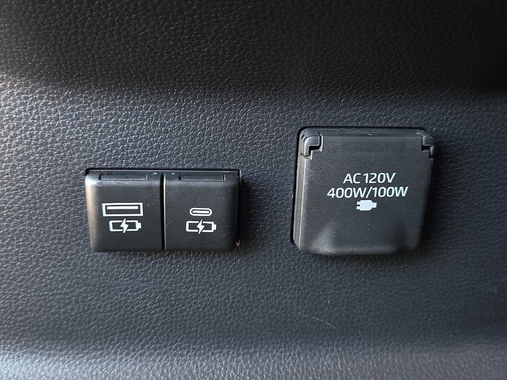 Used 2024 Toyota Tundra Limited AWD/4WD image 15